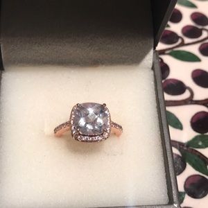 NEW -a great gift to keep it to give!